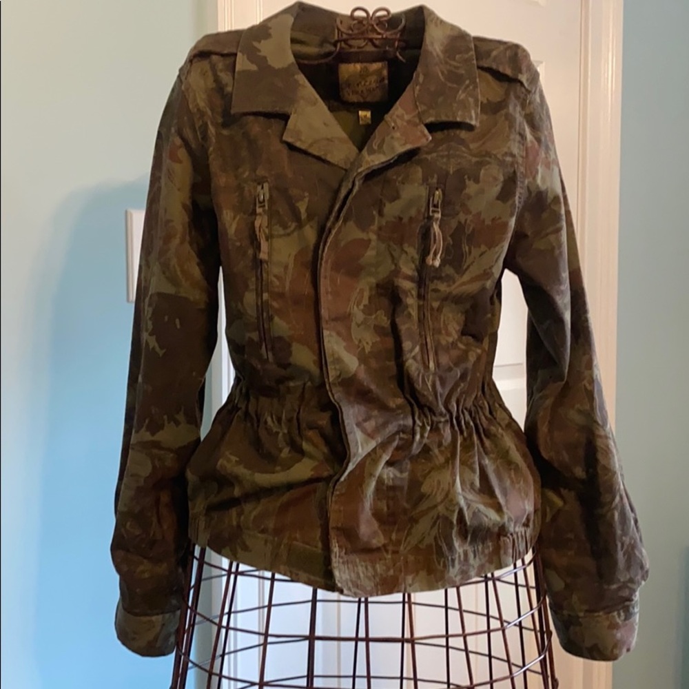 Cute Camo Jacket - Picture 3 of 10